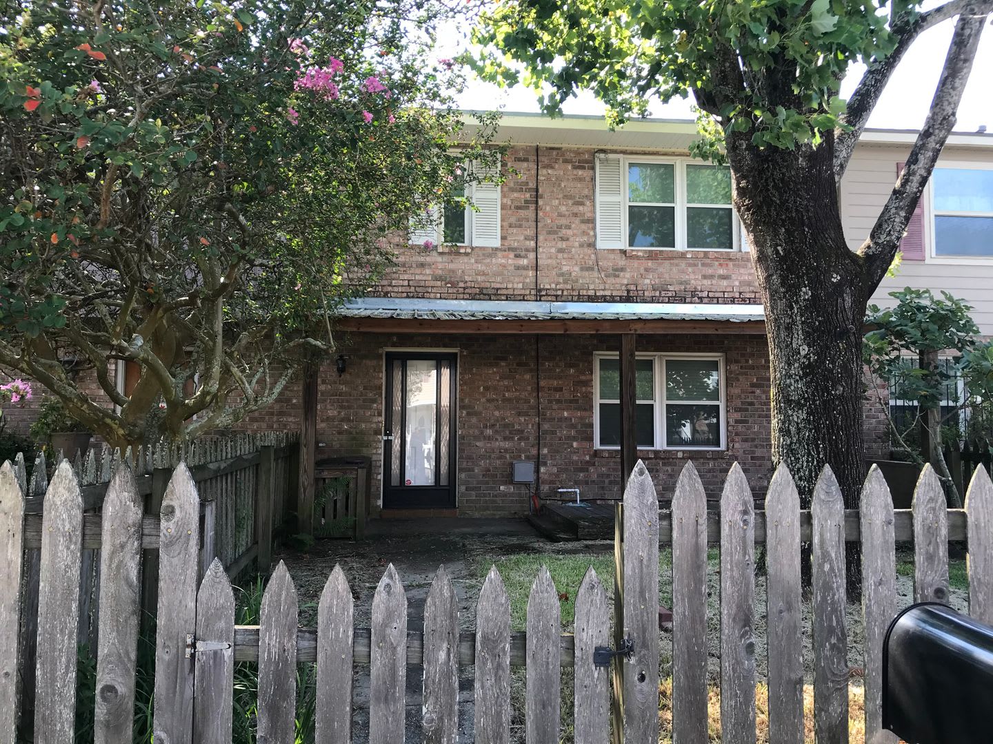 Three Bedroom, 2.5 Bathroom, Covered parking for 2 – photo 2