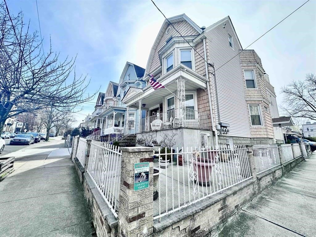 117 DUNCAN AVE – photo 1