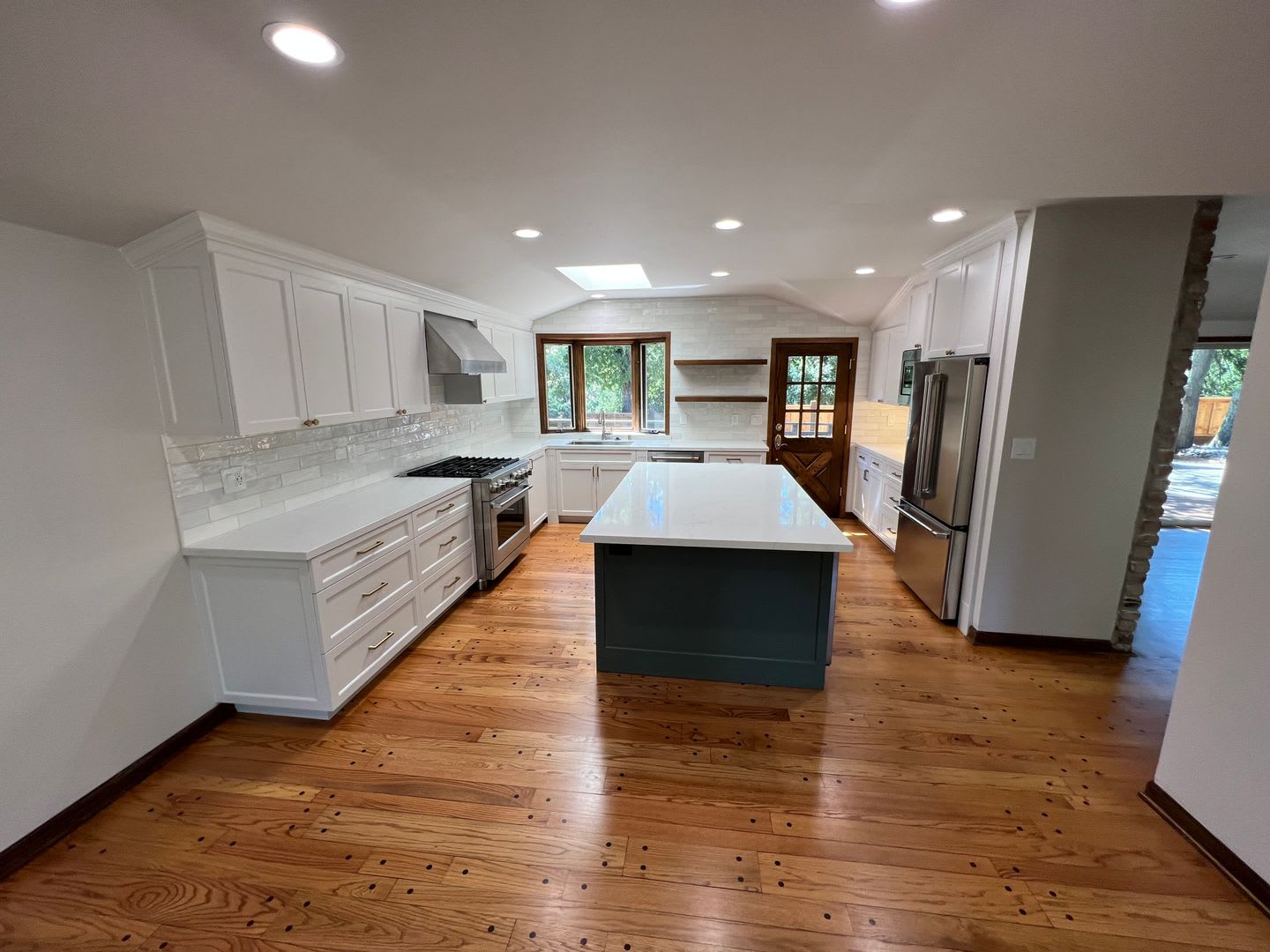 4 bedroom 2 bath beautifully updated in Diablo – photo 4