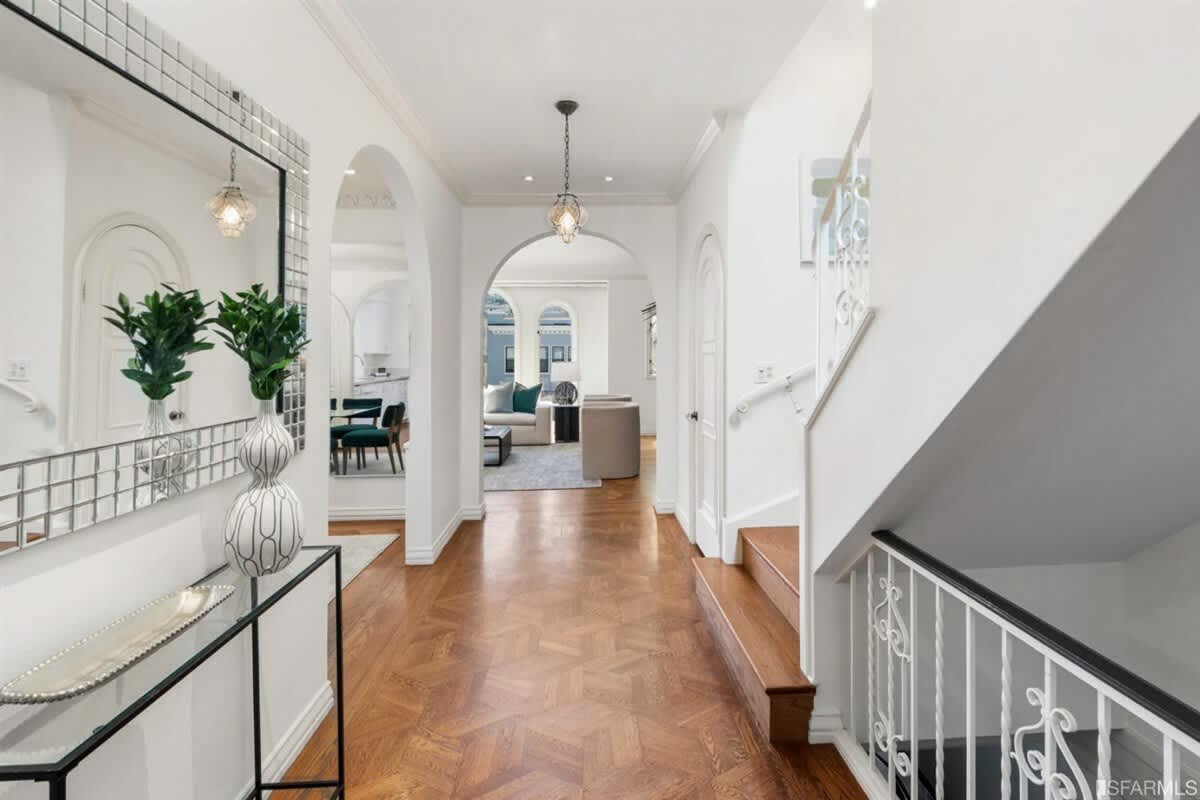 2324 Francisco Street – photo 2