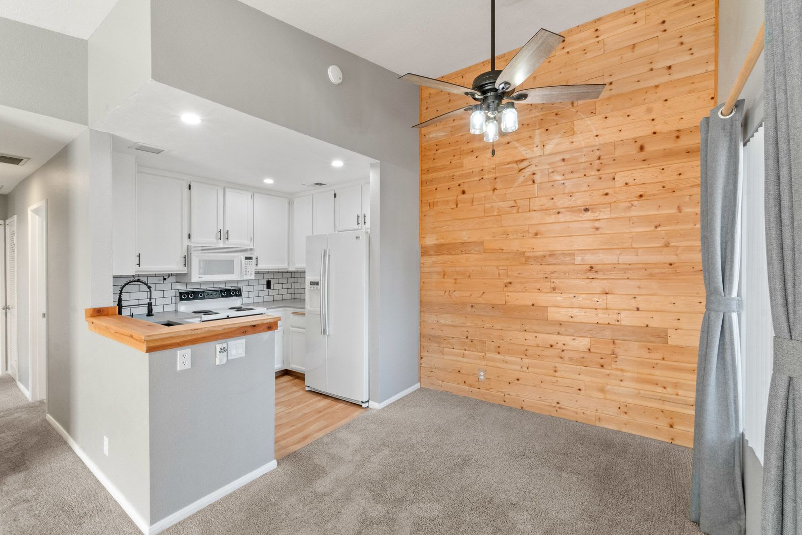 Rancho San Diego Beautiful Mirasol Complex 2 Bed 2 Bath Upstairs Condo W A C Laundry Parking Summer Special 750 Off Your First Month – photo 4