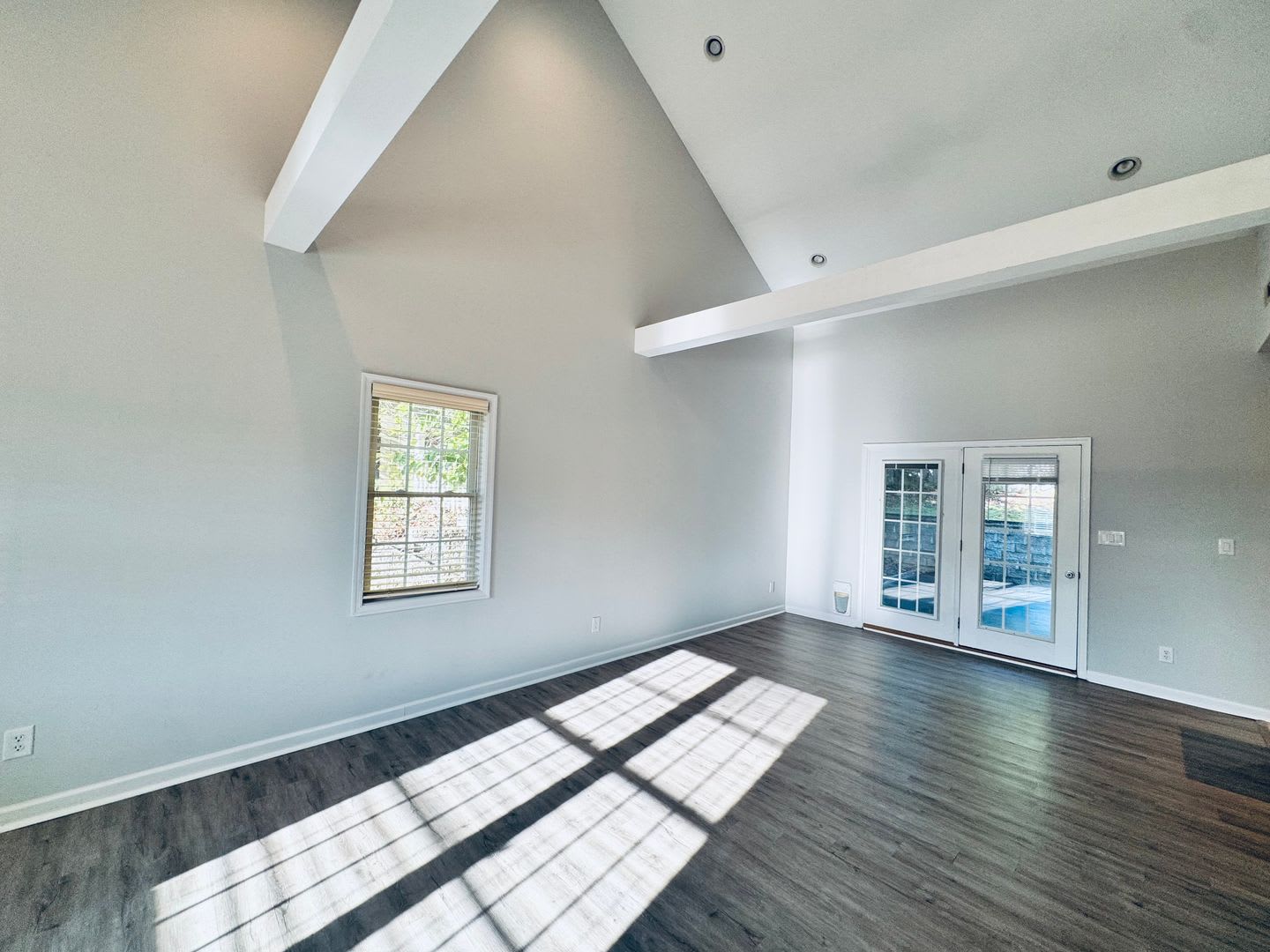 Russell Springs One Level Home – photo 3
