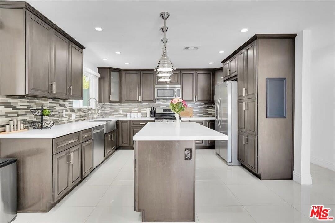 6500 Ponce Ave – photo 3
