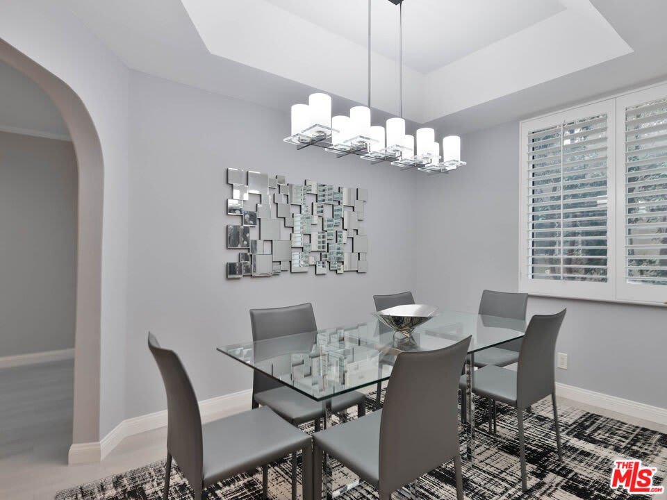 8455 Fountain Ave – photo 5