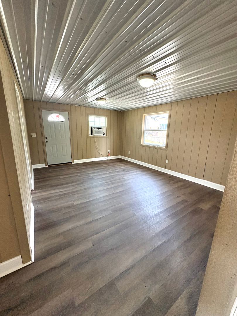 Spacious Home in the Heart of Cave City! – photo 3