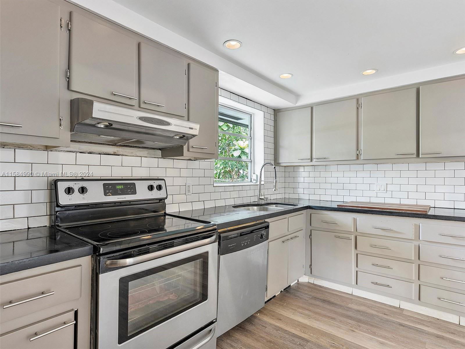 11000 Northeast 9th Avenue – photo 5