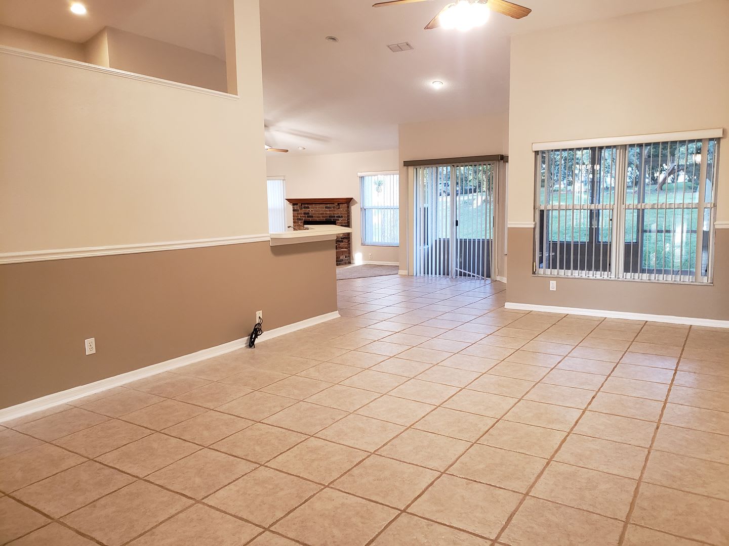 Sweetwater West. Gated Community. Contemporary 2047 htd sq.ft. 4/2.5 – photo 4