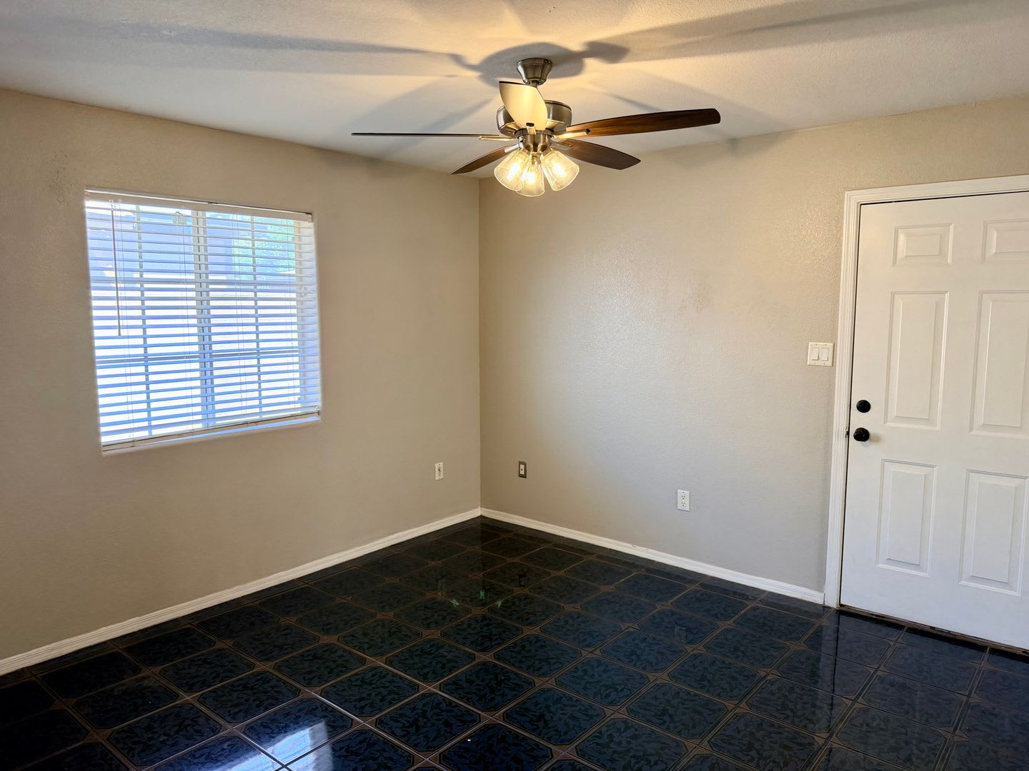 Large San Luis Home On A Corner Lot With 3 Bedrooms Plus Added Den Office Room – photo 3