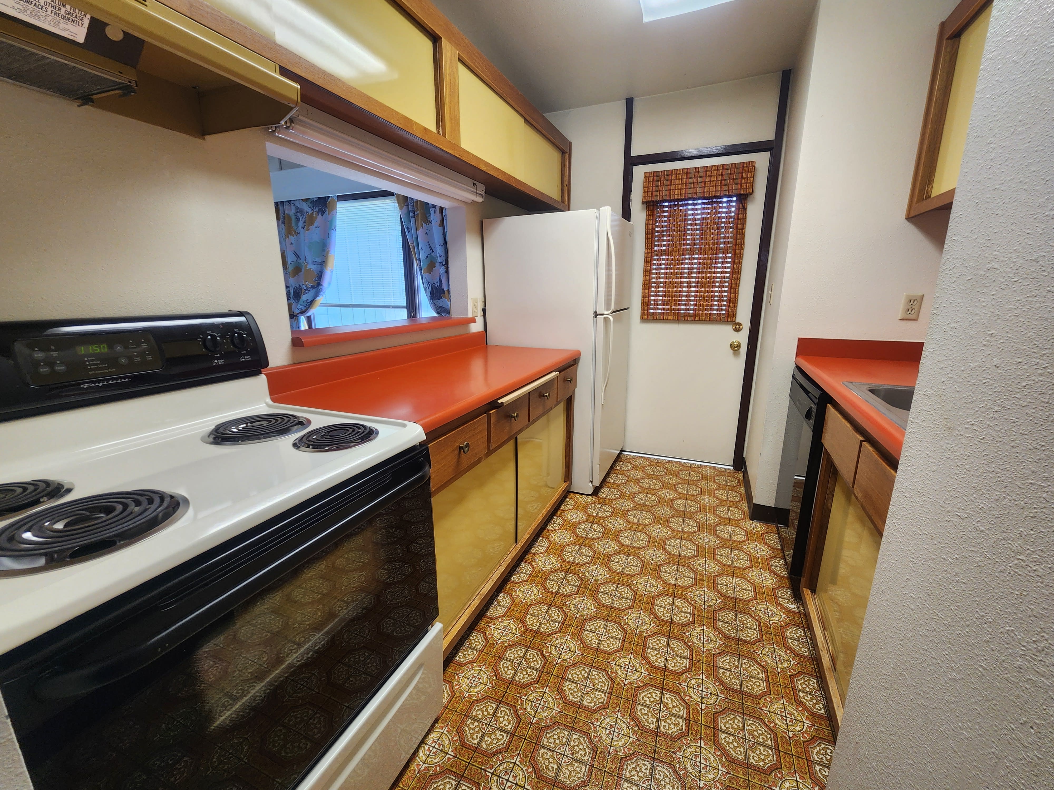 520 12th St E – photo 5
