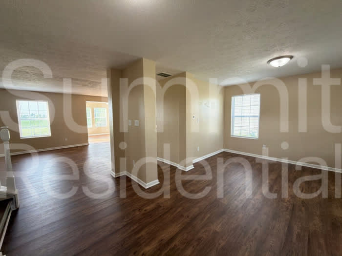 8005 Harshaw Drive – photo 2