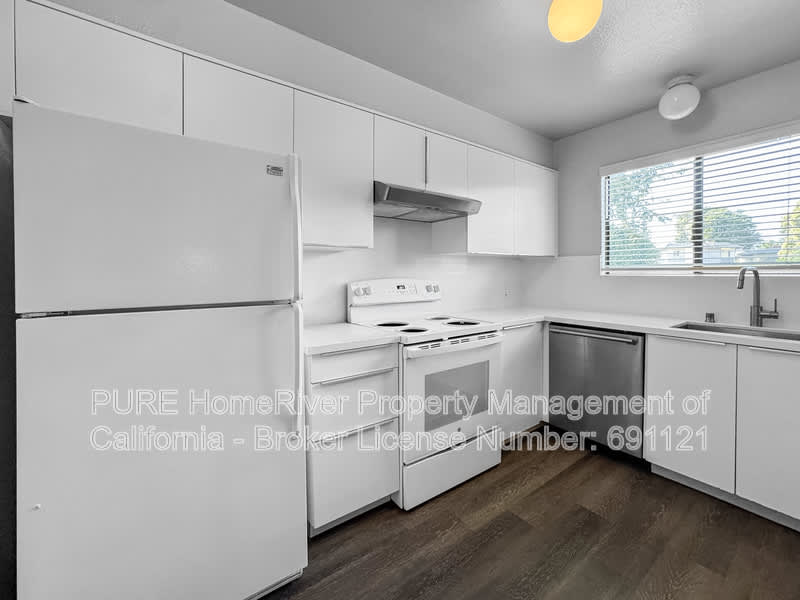 6210 Gloria Dr – photo 2