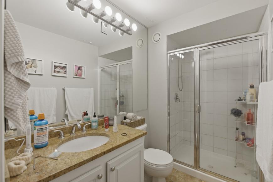 345 North LaSalle Drive – photo 3