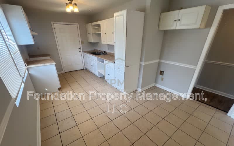 4498 Suncrest Drive – photo 5
