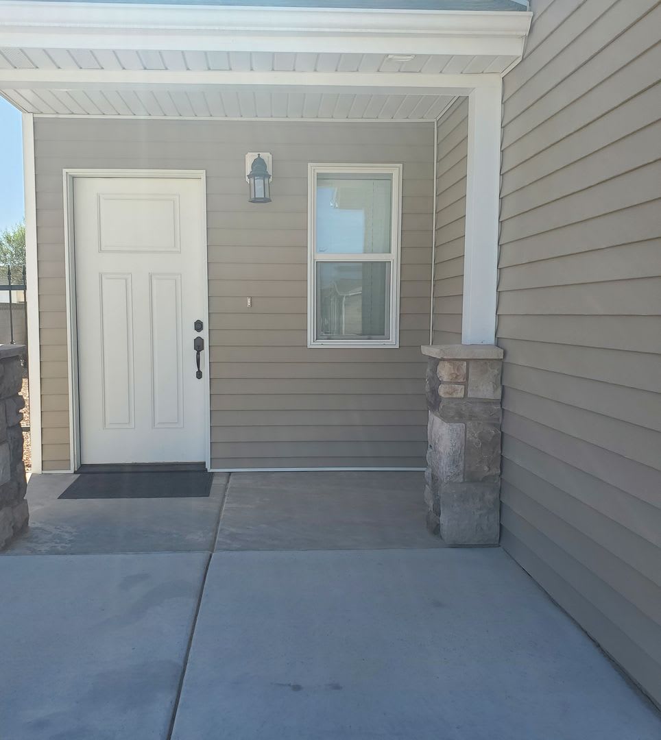Pet Friendly 3 Bedroom Home in Cedar City – photo 2