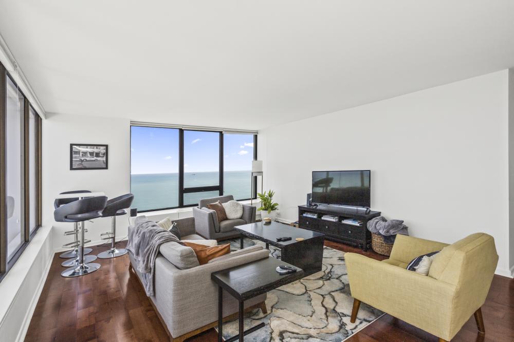 2800 N Lake Shore Drive – photo 2