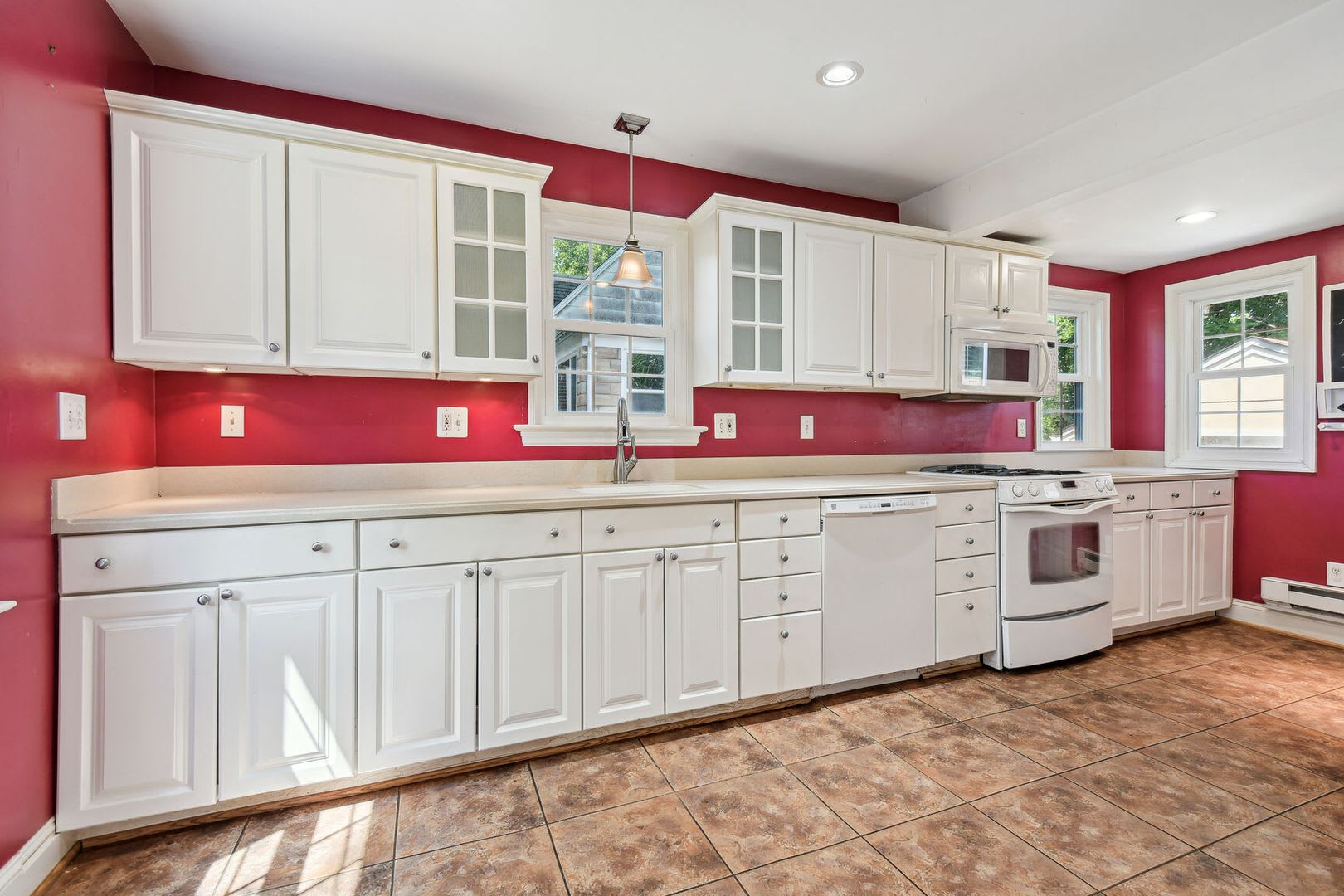 Spacious 4Br Cape Cod In Prime Bethesda Location Available Now – photo 5