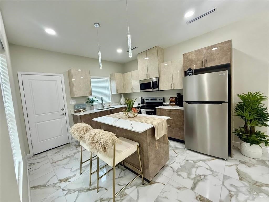501 Onyx Drive – photo 2