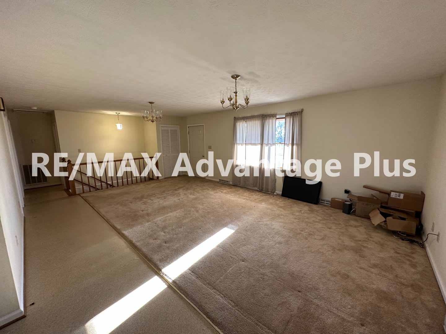 Well Maintained 2 Bedroom Home With Attached Garage And Walkout Basement – photo 3