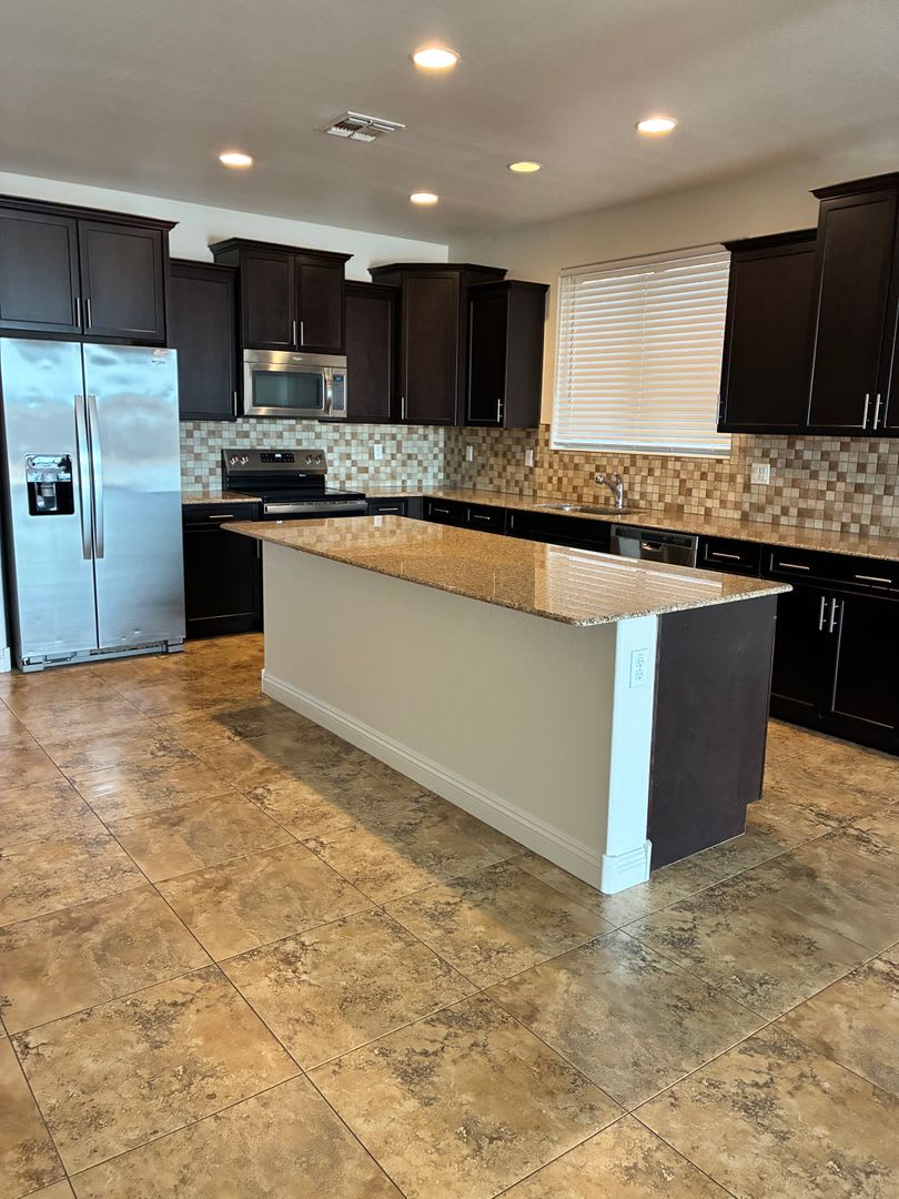 Spacious 3-Bedroom Home – photo 3
