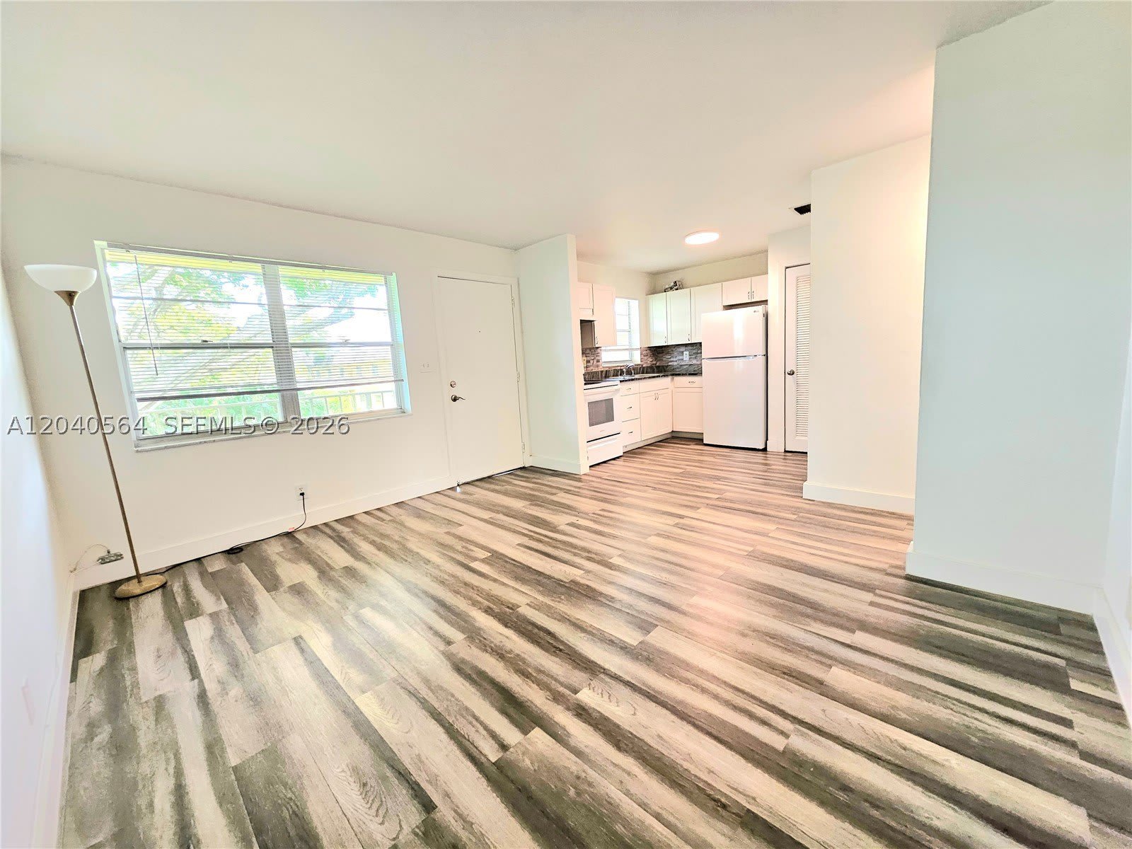 5180 NE 6th Ave – photo 1