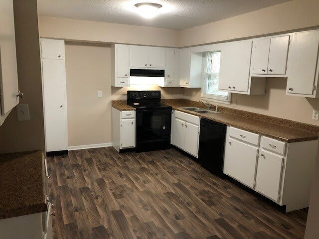 3120 West 49th Street – photo 4