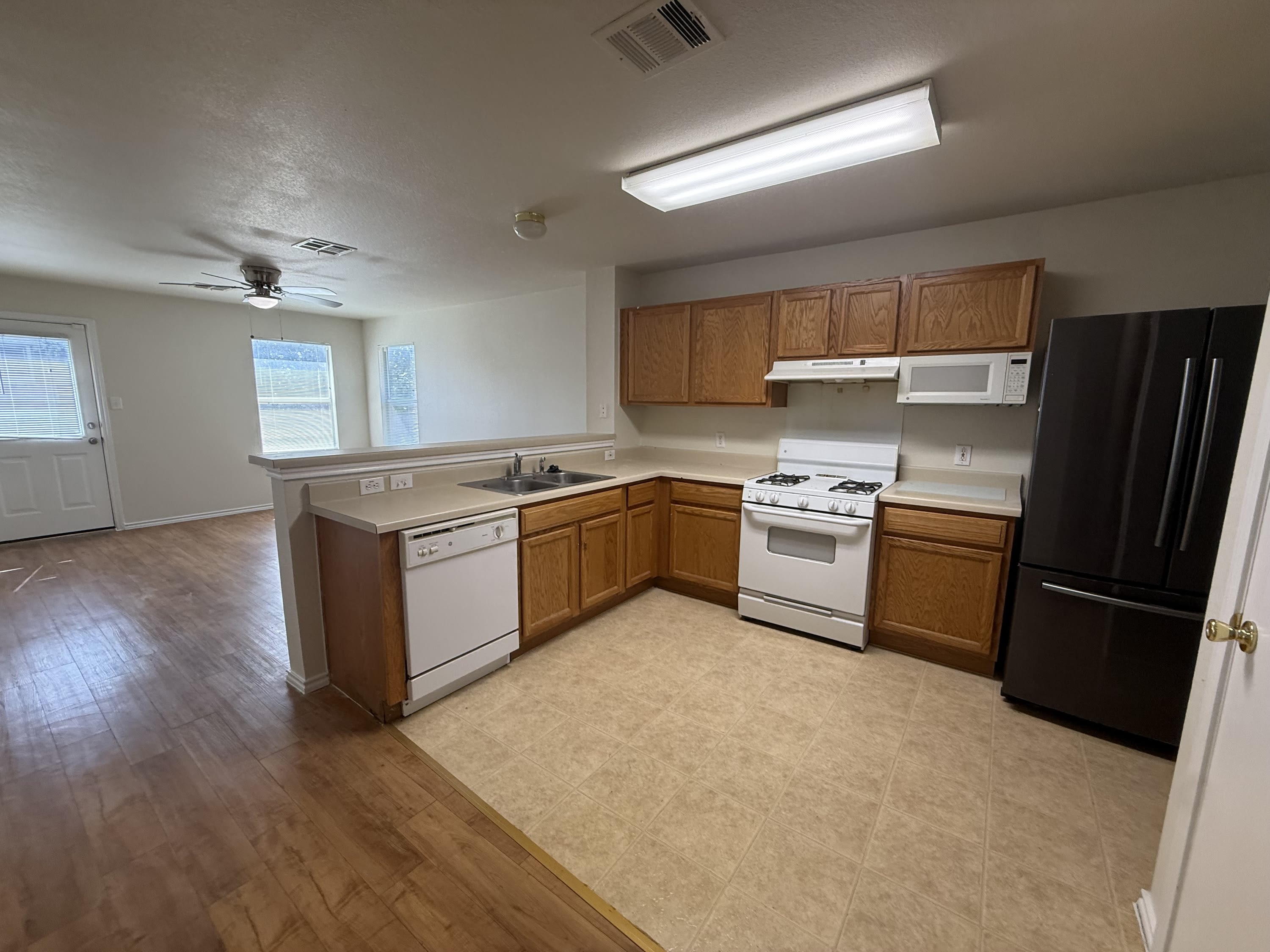 241 Carriage wy – photo 2
