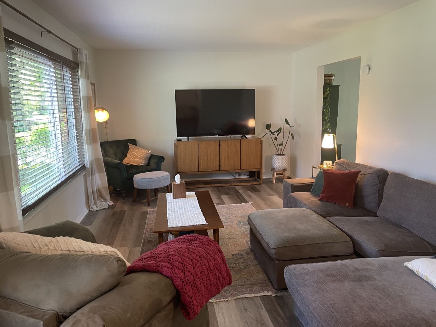 4 Bedroom 2 Bath Home Close To Everything – photo 5