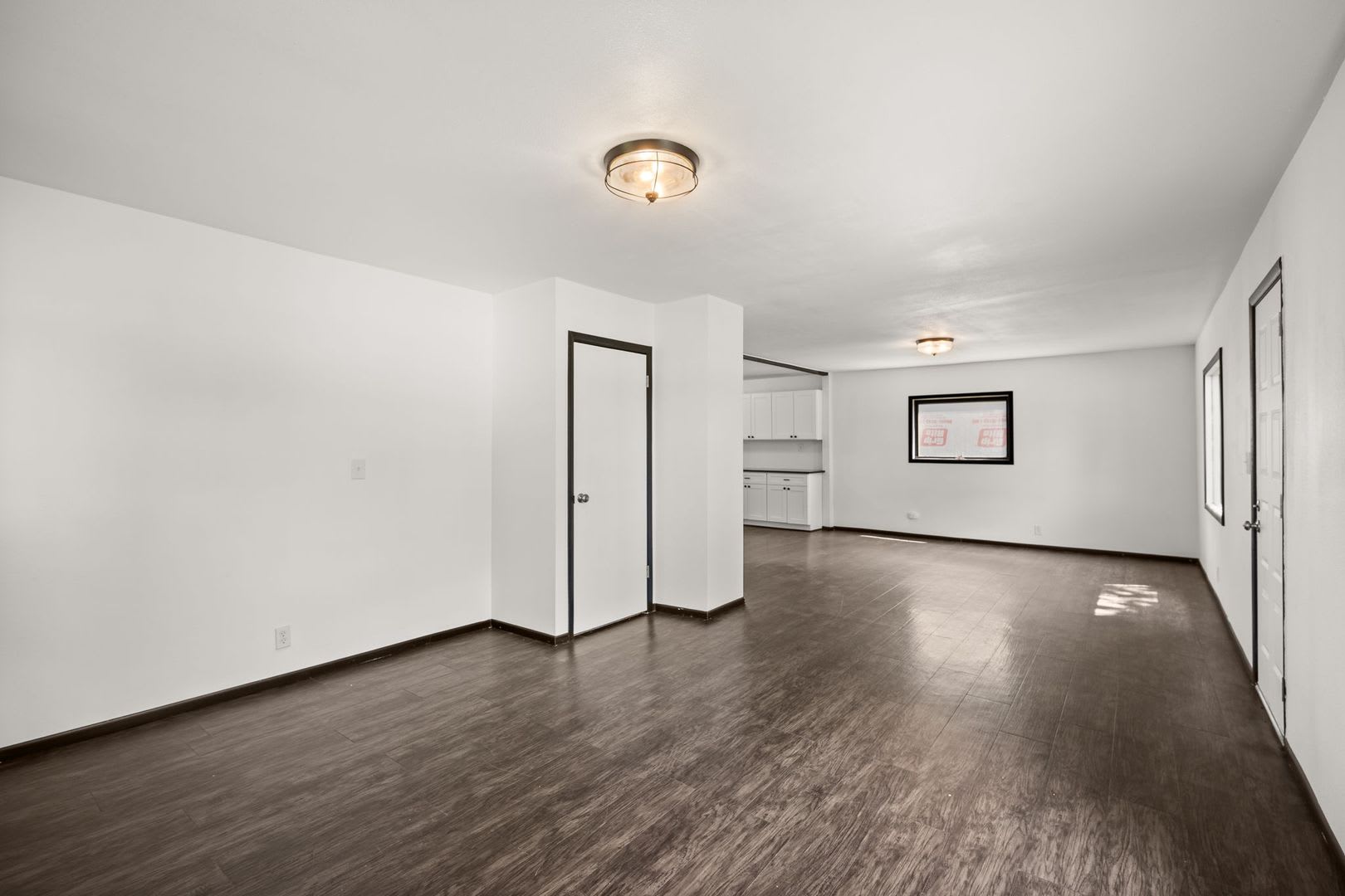 4 Bed 1.5 Bath Davenport Home! – photo 5