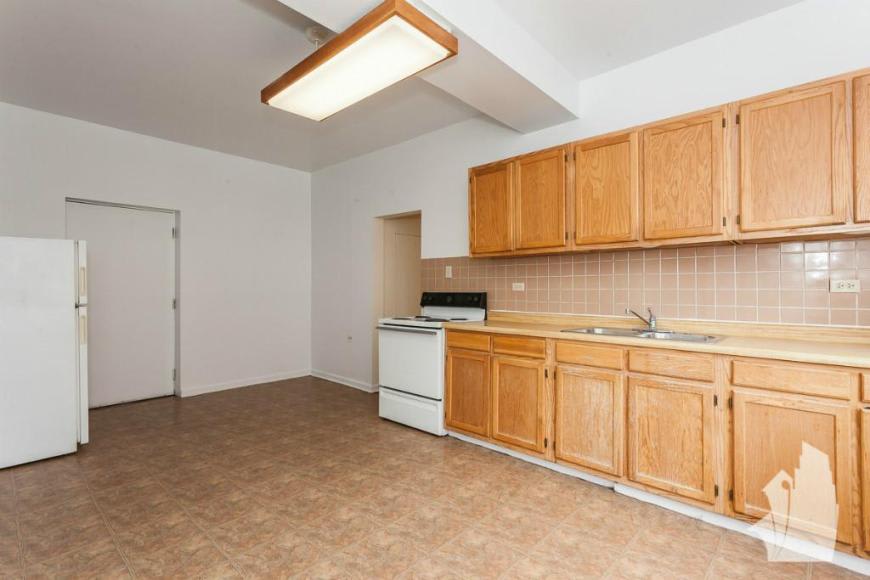 3145 North Kedzie Avenue – photo 1