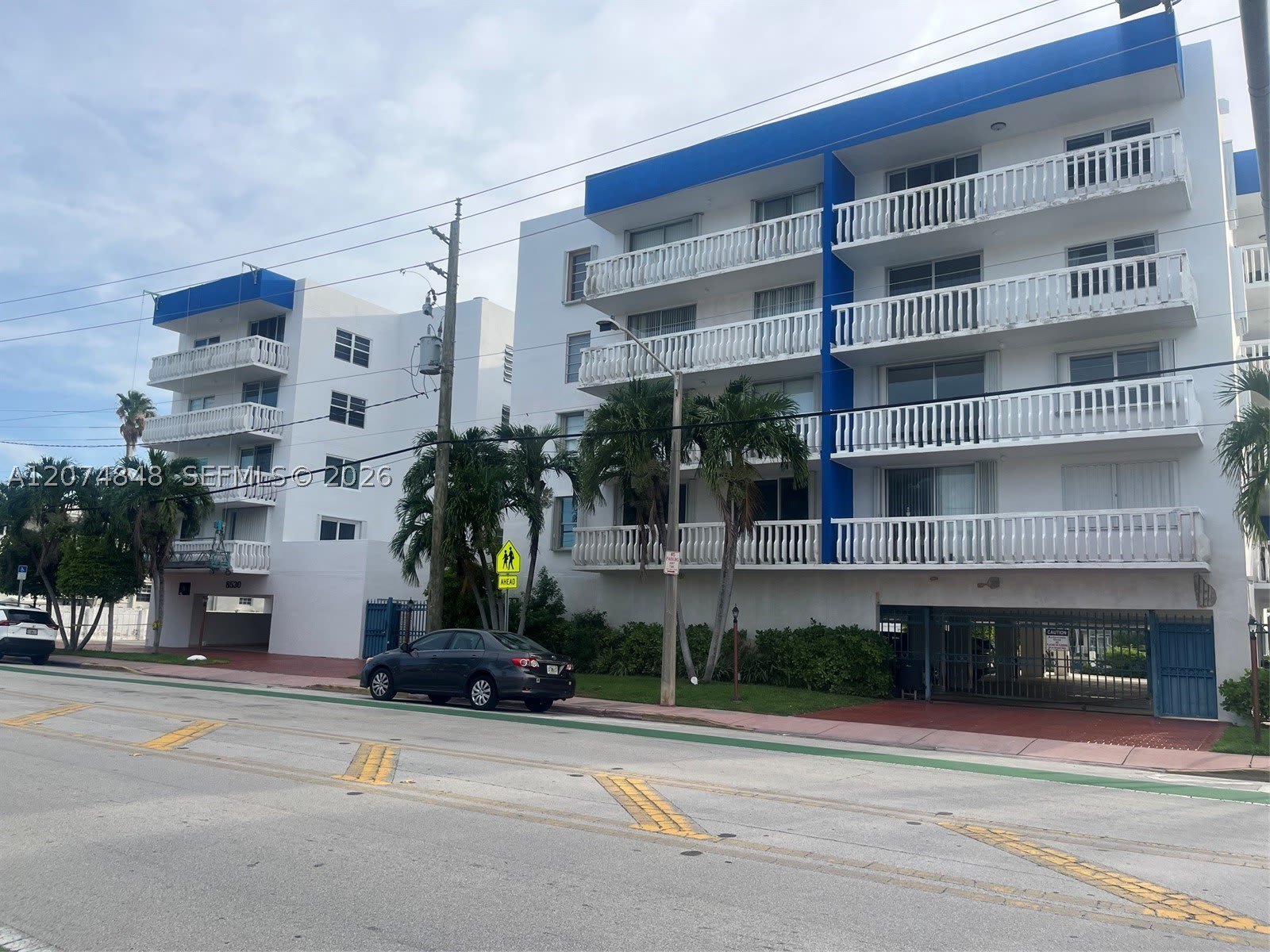 8530 Byron Ave – photo 1