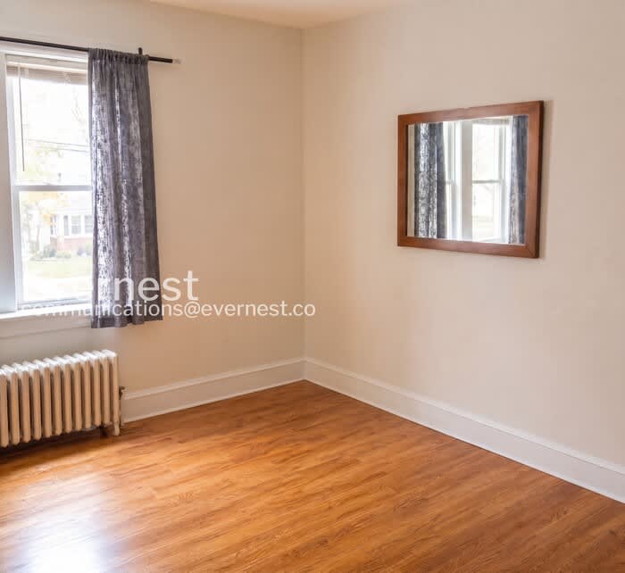 2039 North Saint Louis Avenue – photo 4