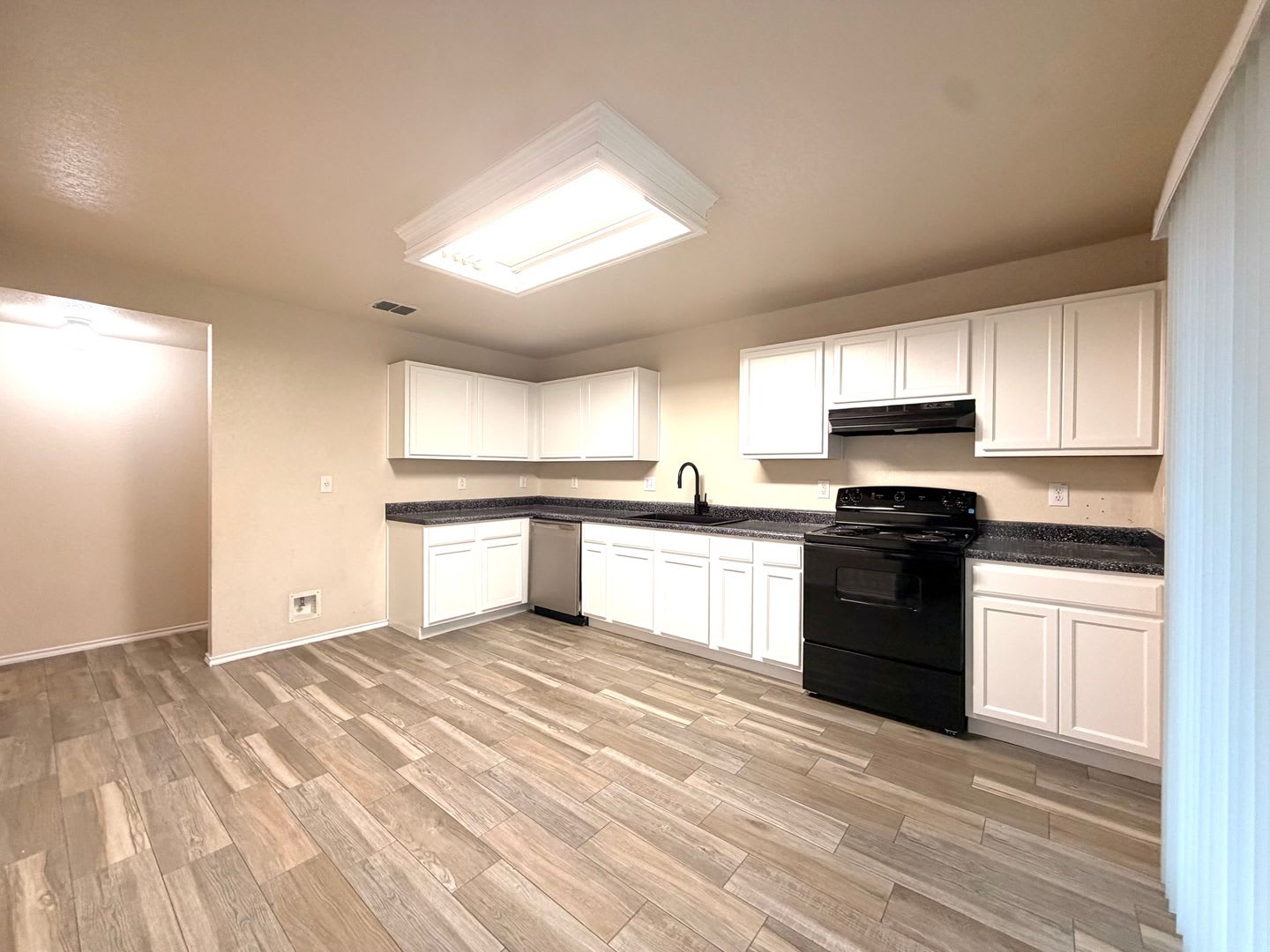 Lovely 3 Bedroom 2 5 Bath With Easy Access To Shopping Schools I 1604 I 410 Hwy 151 Seaworld And Lackland Afb – photo 5
