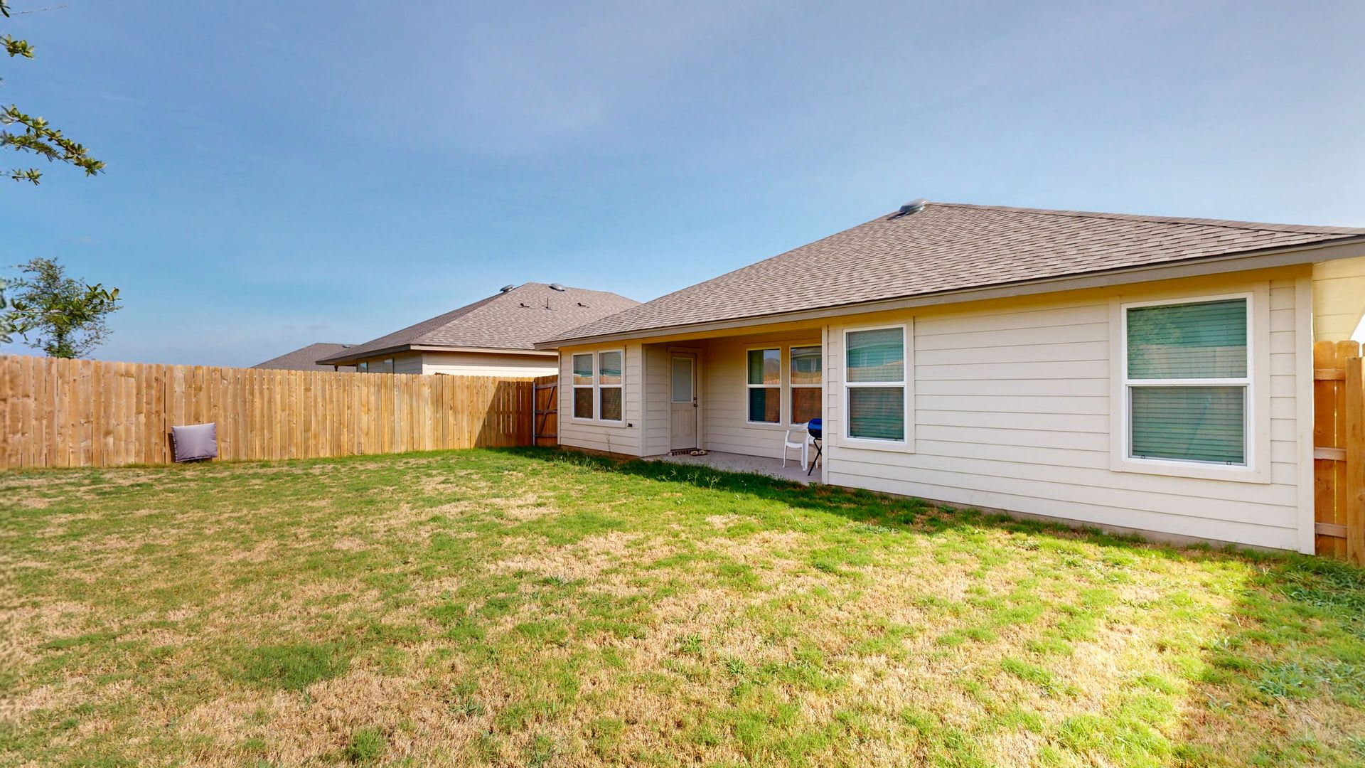2 WEEKS FREE + $1,725 RENT ALMOST BRAND NEW HOME BY FORT HOOD! – photo 4