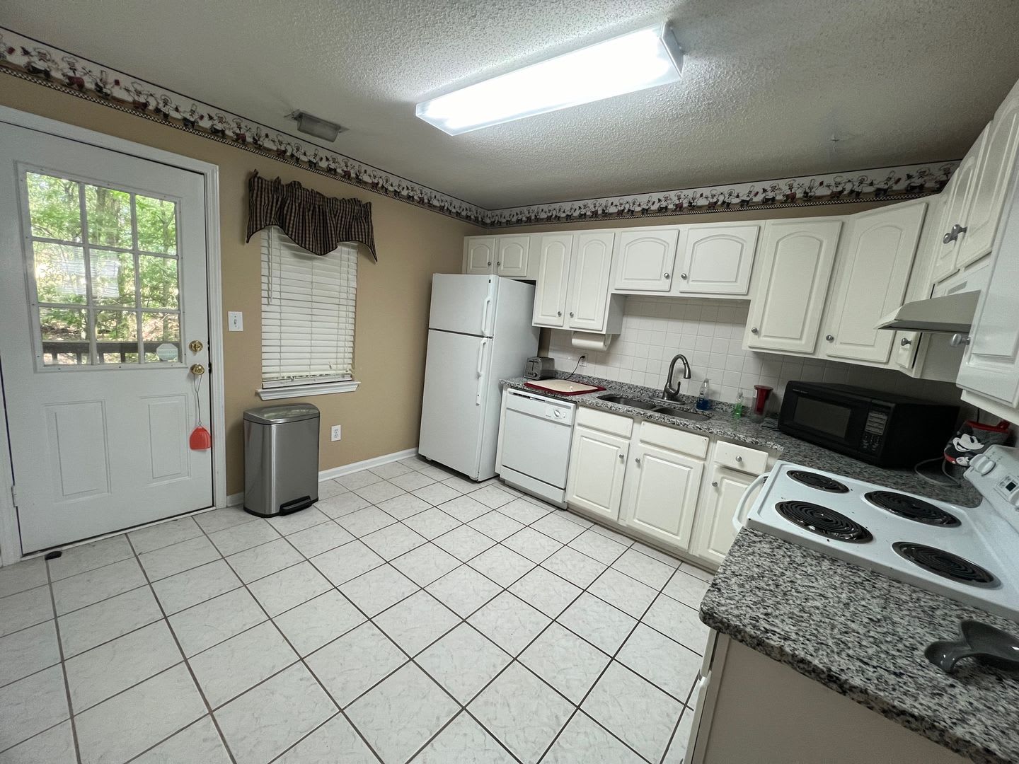 2 Bed 2 5 Bath Townhouse – photo 5