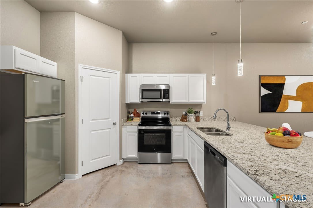 408 W Avenue C – photo 5