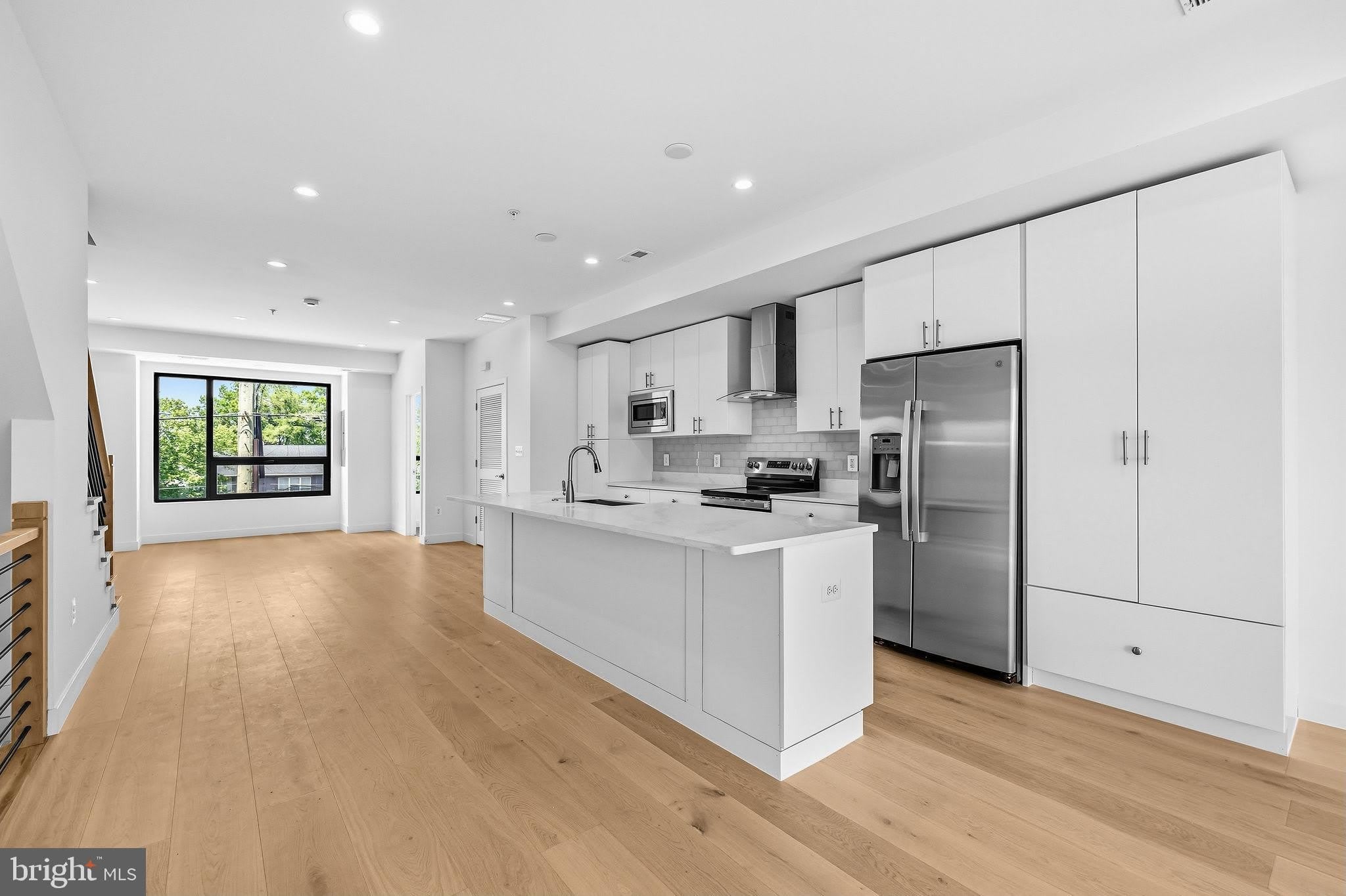 2534 ELVANS Road SE – photo 3