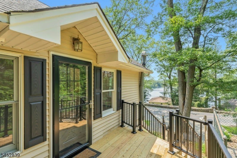 358 Lakeview Ave – photo 4