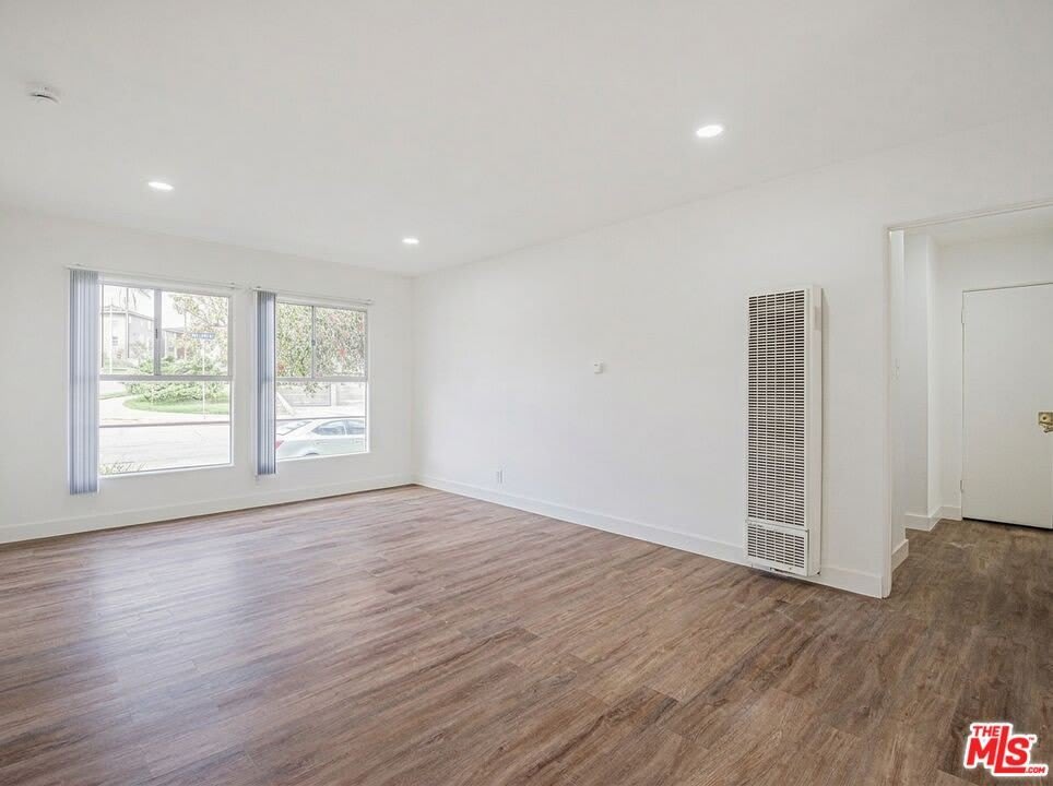 3370 W 83rd St – photo 1