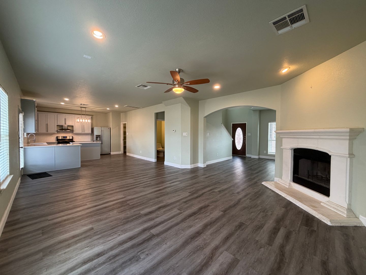 Big 4 Bedroom Home In Round Rock – photo 2