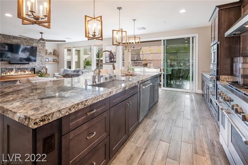 4631 Amazing View Street – photo 3