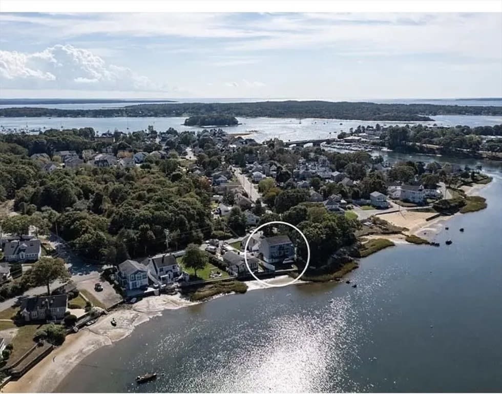 22 Cove Street – photo 3