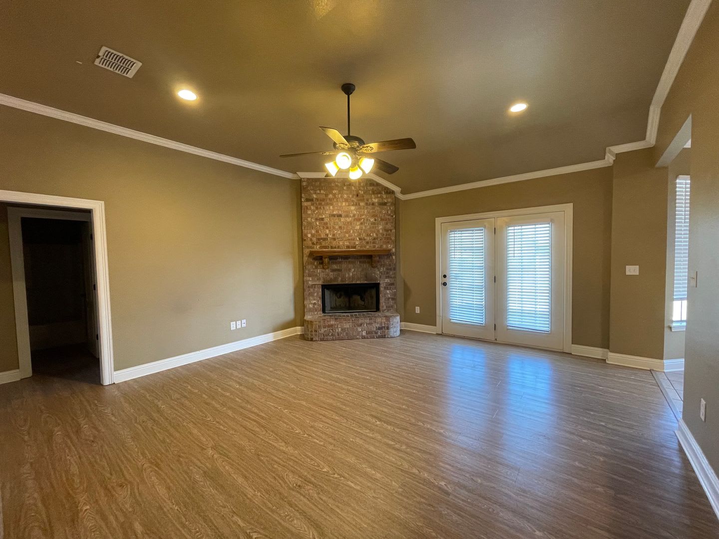 Benton Beauty In Palmetto Place Subdivision – photo 4