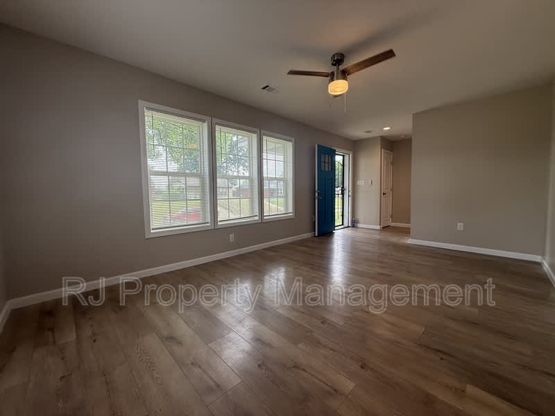 86 W Dempster Ave – photo 3