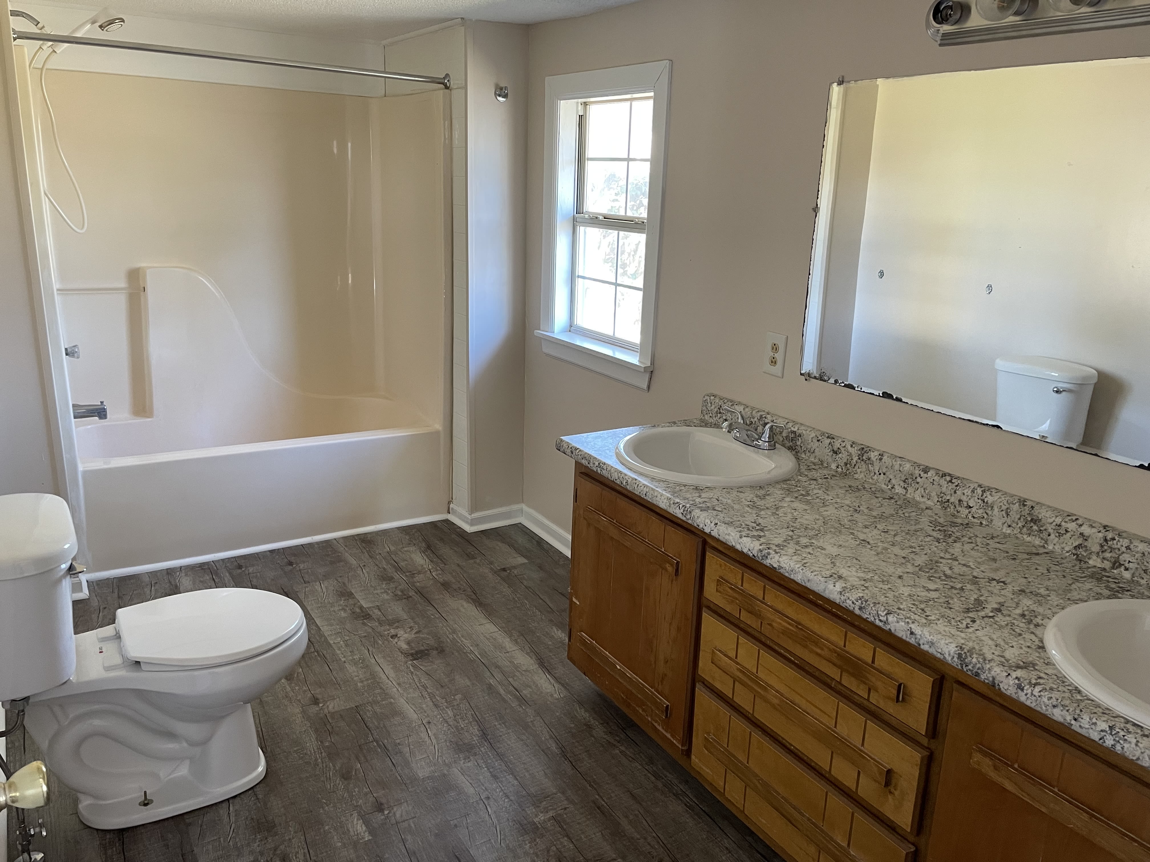 902 E Barnard St – photo 5