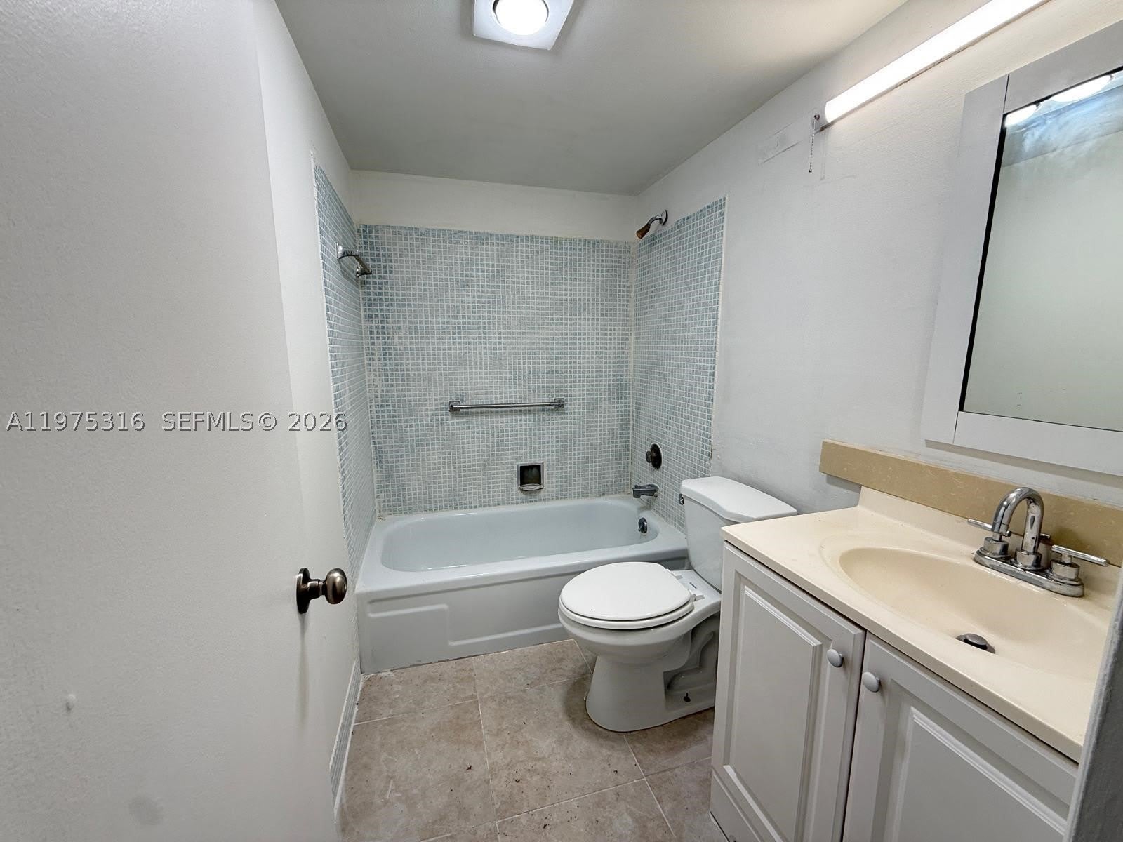 210 Canterbury J – photo 5