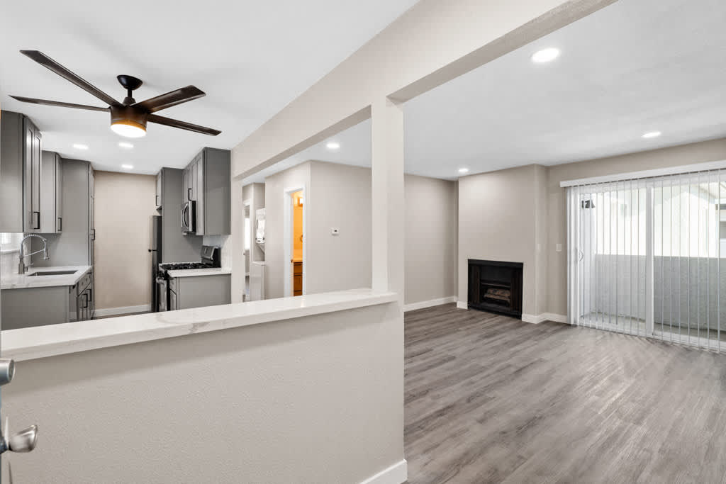 316 Beach Apartments – photo 4