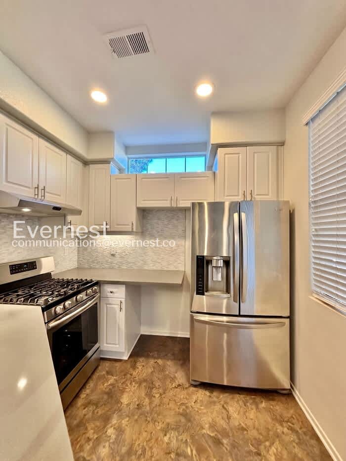 10796 Sabre Hill Drive – photo 4