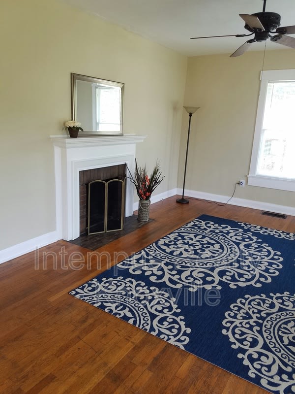 1900 Nickerson Ave – photo 4