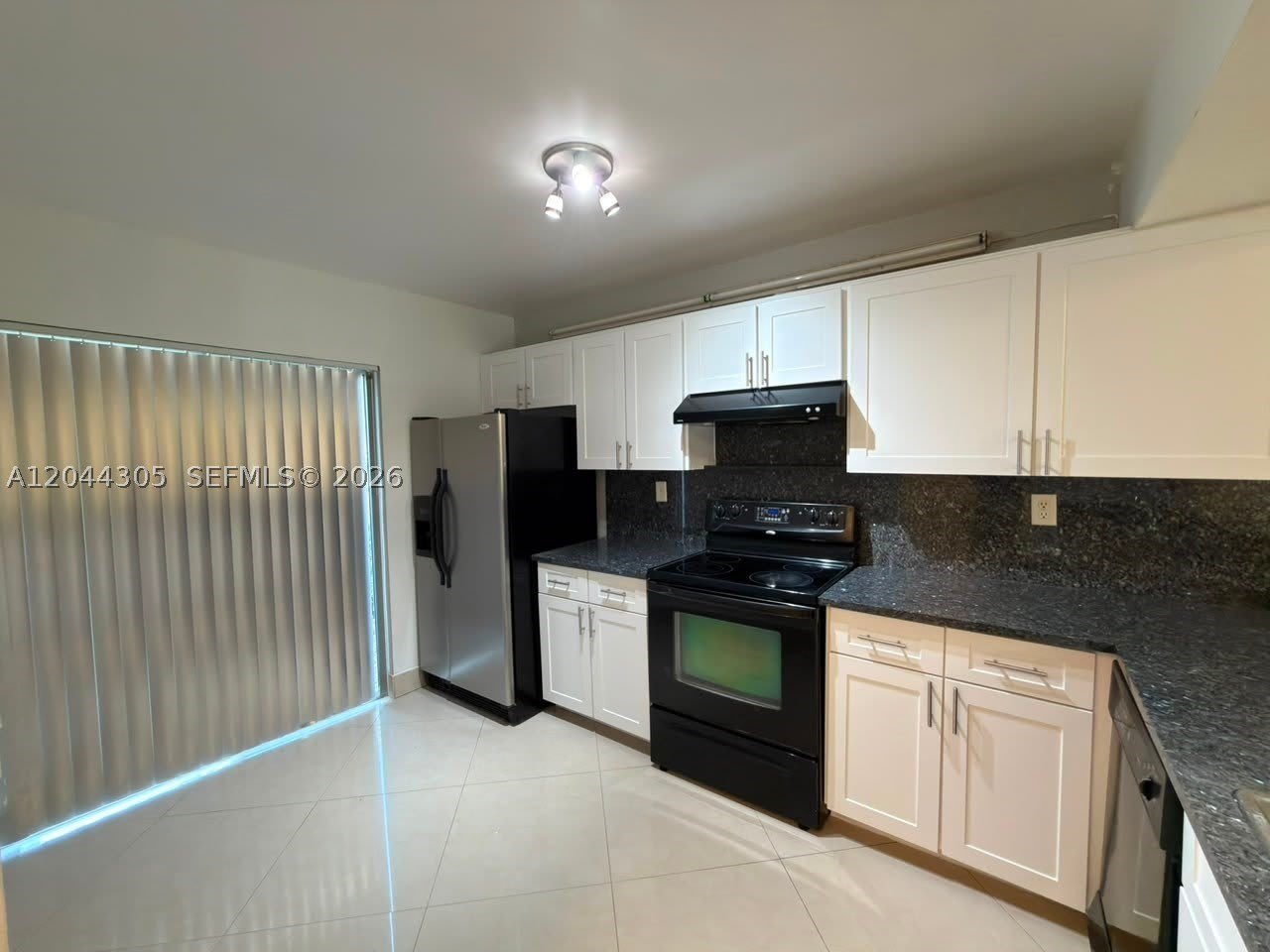862 Crystal Lake Dr – photo 5