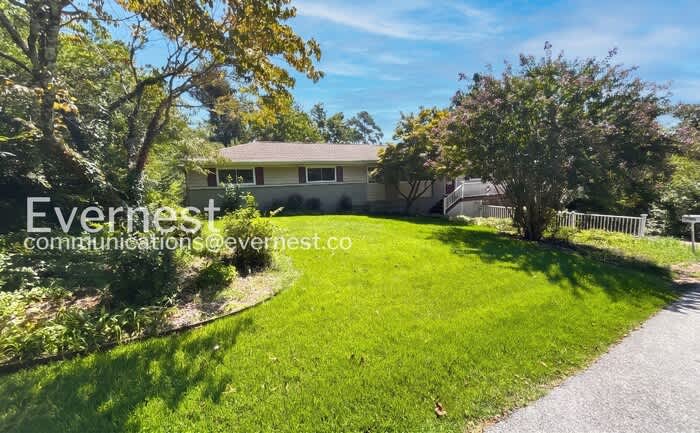 826 Claremont Court – photo 2
